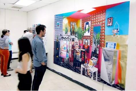 Graduate Students Studying in Graphic Design in Britain Graduate Students Studying in Graphic Design in Britain