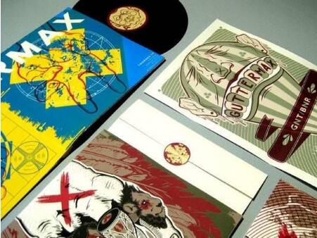 What does the collection of art study abroad show to the admissions officer? What does the collection of art study abroad show to the admissions officer?