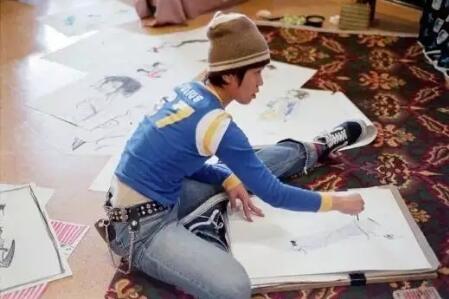 Art graduate students studying abroad Art graduate students studying abroad