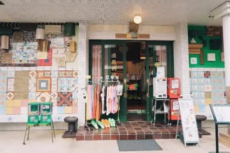 Training of art overseas works collection Training of art overseas works collection