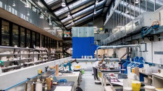 Training of art overseas works collection Training of art overseas works collection