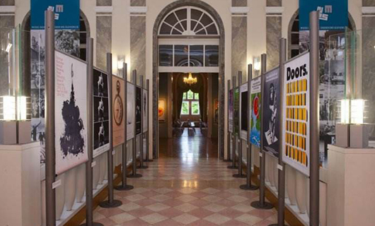 Art graduate students studying abroad Art graduate students studying abroad