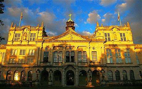 Why choose to study in Cardiff University Why choose to study in Cardiff University