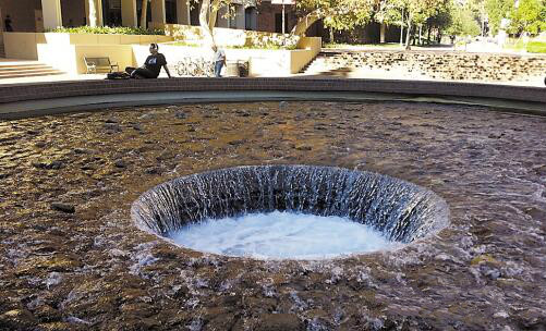 The fountain built by UCLA with the concept of "cosmic black hole" The fountain built by UCLA with the concept of "cosmic black hole"
