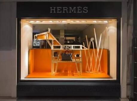 The luxury management in that country is professional The luxury management in that country is professional