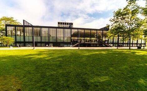  Study in Graphic Design at Illinois Institute of Technology