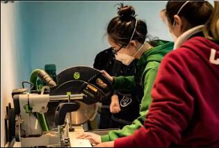 Study abroad background promotes lifestyle and urban media design Study abroad background promotes lifestyle and urban media design