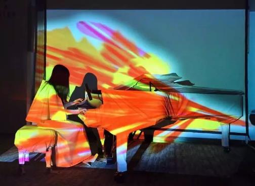 The use of sound in works The use of sound in works