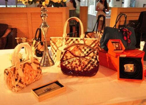 What can luxury management major do after returning home What can luxury management major do after returning home