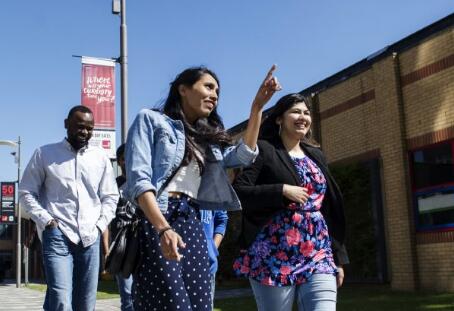 How can domestic students at Stamford County University apply? How can domestic students at Stamford County University apply?