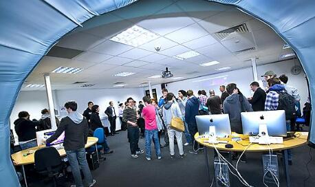 )Digital Art and Technology Studio )Digital Art and Technology Studio