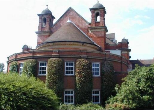 How about the accommodation and living conditions of Reading University How about the accommodation and living conditions of Reading University