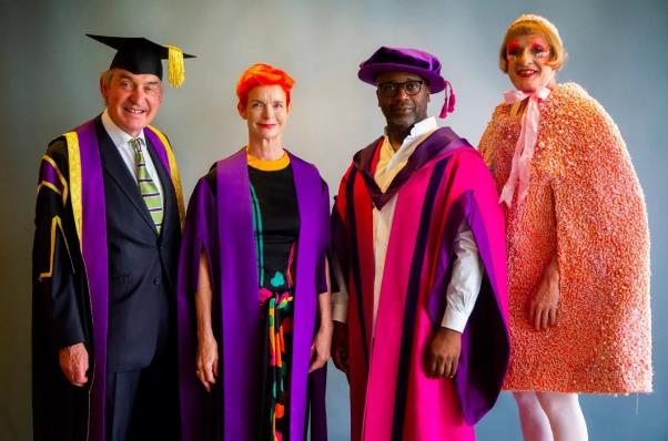 Art students apply for counseling Art students apply for counseling