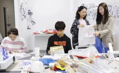 Art collection training Art collection training