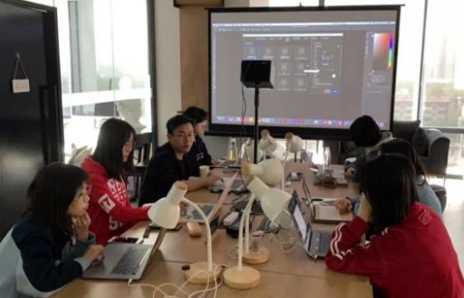 Natural light teaching team Natural light teaching team