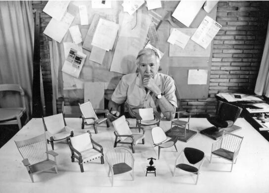 Danish artist Hans Wegner, a representative figure of furniture design The representative figure of furniture design - Danish artist Hans Wegner