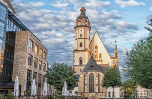 How about Berlin University of the Arts? How about Berlin University of the Arts?