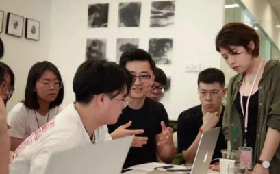 Natural light instructors and students Natural light instructors and students