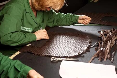 The Application of Traditional Art in Overseas Students'Collections The Application of Traditional Art in Overseas Students'Collections