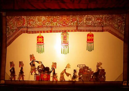 Chinese element paper-cut, shadow play, weaving art works in overseas study Chinese element paper-cut, shadow play, weaving art works in overseas study