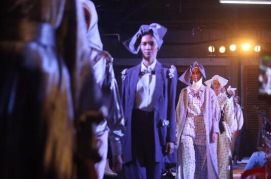 Advantages of Studying Abroad in French Fashion Design Advantages of Studying Abroad in French Fashion Design