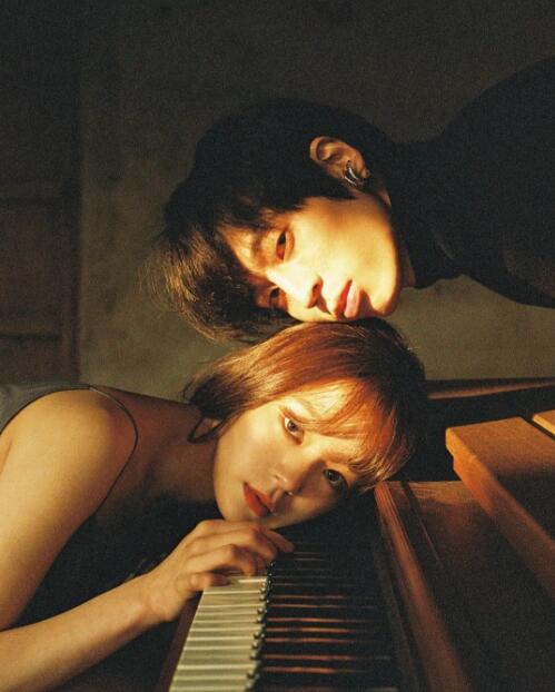 Facial light of film photographer Facial light of film photographer