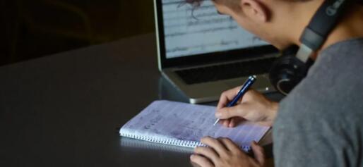 Music production overseas students Music production overseas students