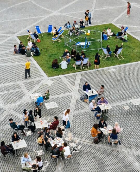  What grade school is Central Saint Martin?