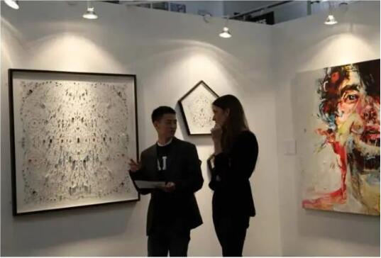  What grade school is Central Saint Martin?