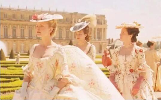 The stills of "The Great Empress" and French classical painting The stills of "The Great Empress" and French classical painting